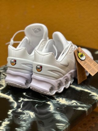 Nike Air Max DN8 Blancas - Nuevas (Talla 43-44)