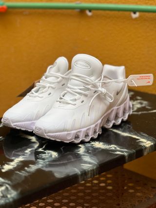 Nike Air Max DN8 Blancas - Nuevas (Talla 43-44)