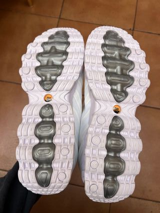 Nike Air Max DN8 Blancas - Nuevas (Talla 43-44)