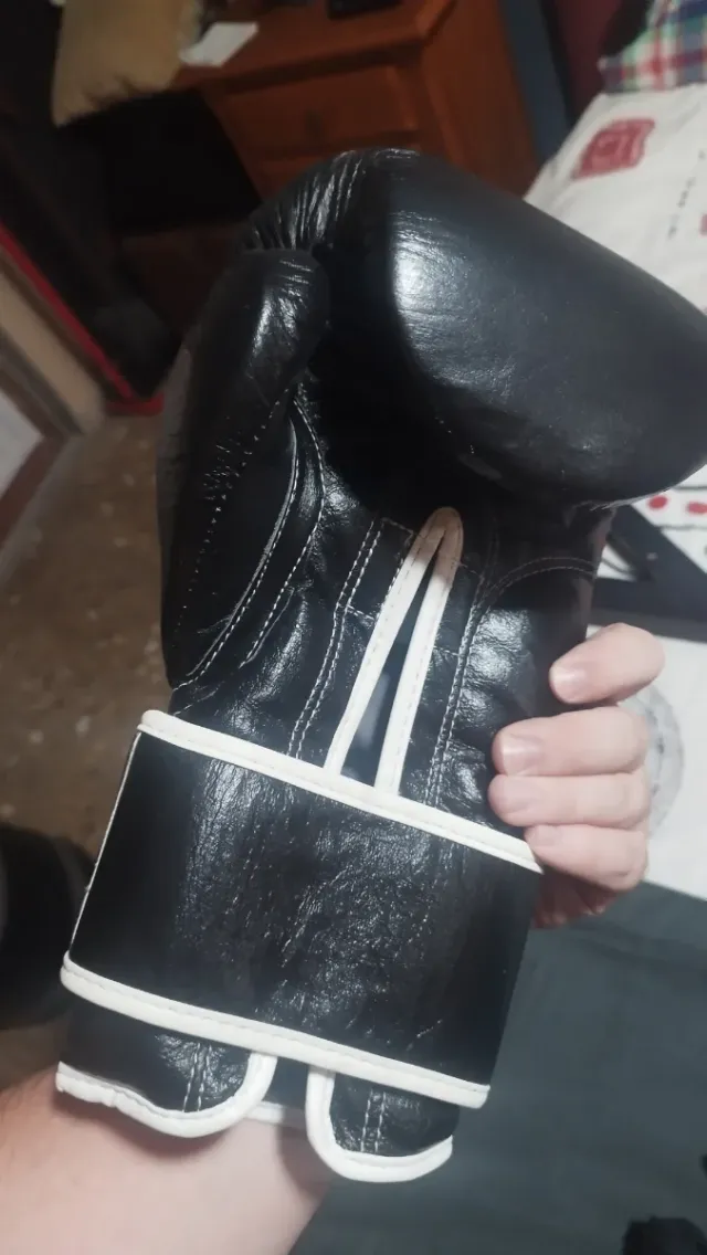 Guanti da boxe Charlie + Fasce in regalo