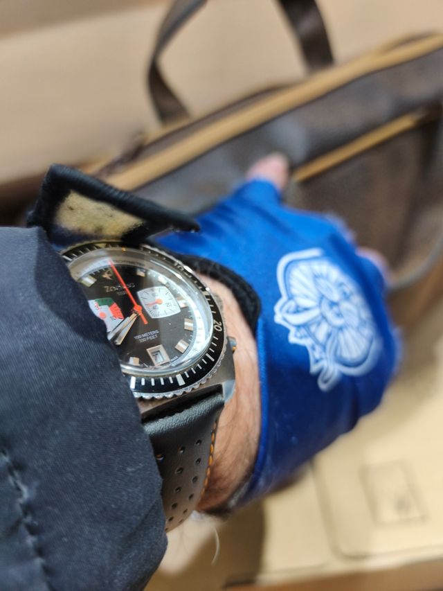 Bolso tipo piel vintage con el logo IBERIA