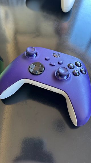 Mando Xbox Series Morado