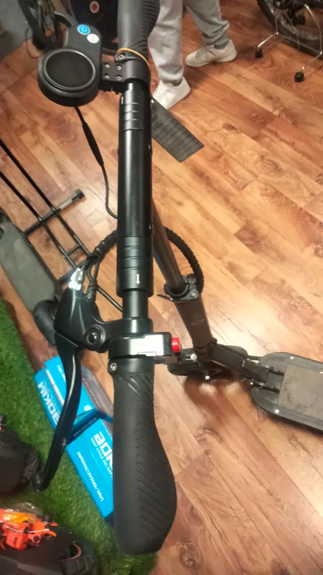 Patinete eléctrico Wiizzee (batería no funciona)