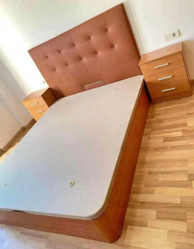 Canapés colchónes cabezales armarios sofas mesitas