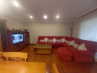 Sofá rinconera rojo 3,40m x 2,30m