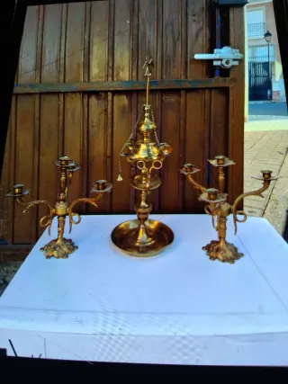 Lote 3 candelabros latón los tres 80€