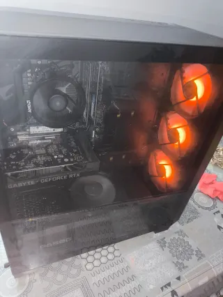 PC Gaming RTX 3050 + Ryzen 5 5600G Muy cuidado