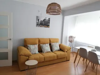 Se alquila habitación en piso compartido CHICAS
