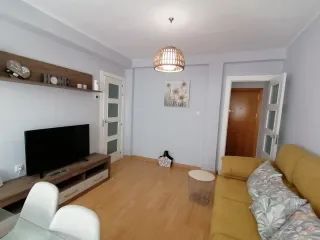 Se alquila habitación en piso compartido CHICAS