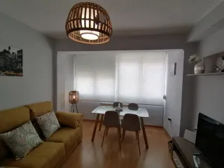 Se alquila habitación en piso compartido CHICAS