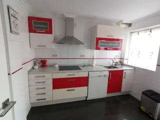 Se alquila habitación en piso compartido CHICAS