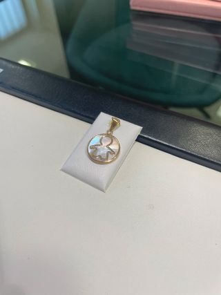 Colgante Oro 18K Nácar Niño