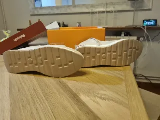 Botines beige mujer nuevos. Nunca se han utilizado