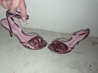 SANDALIAS DE TACÓN . NÚMERO 36