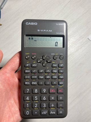 Calculadora Científica Casio fx-82MS