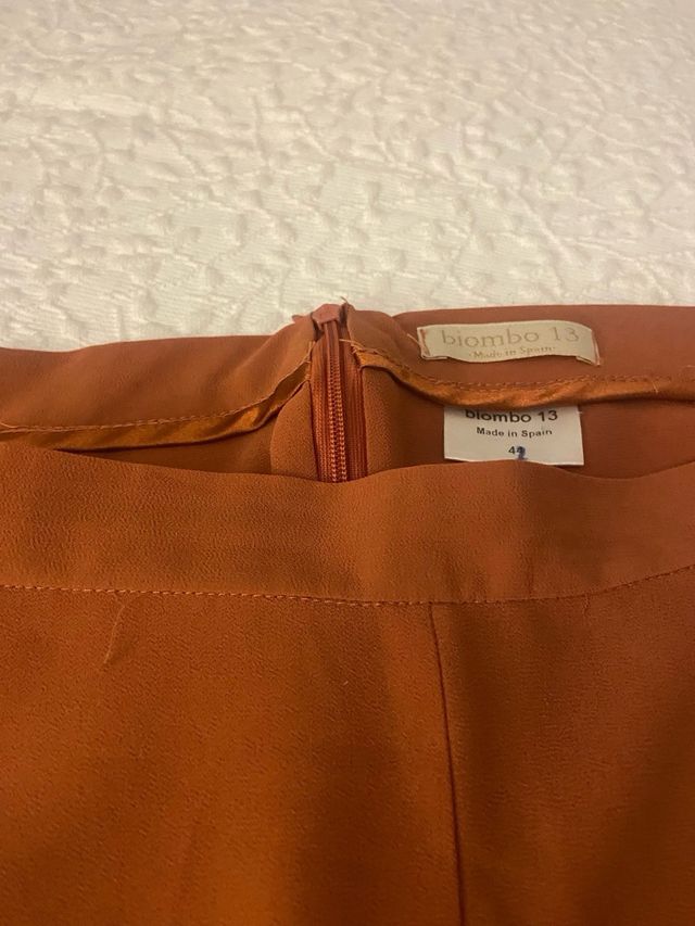 Pantalón vestir color teja