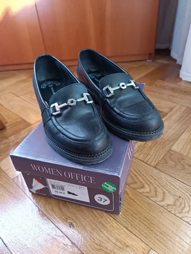 Scarpe nere in pelle taglia 37