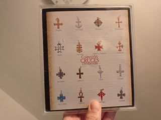 Colección de 16 Cruces Universales