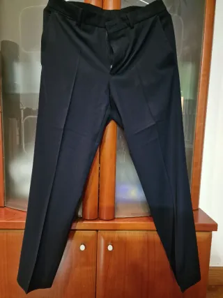 Traje Zara azul marino