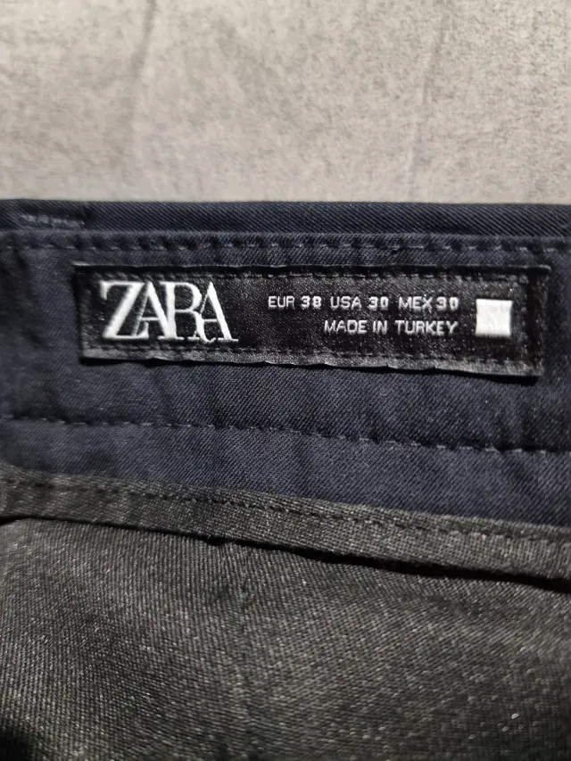 Traje Zara azul marino