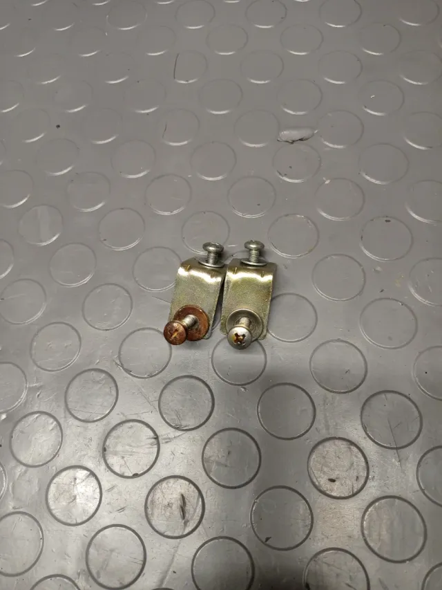 Escuadras quilla Derbi Variant