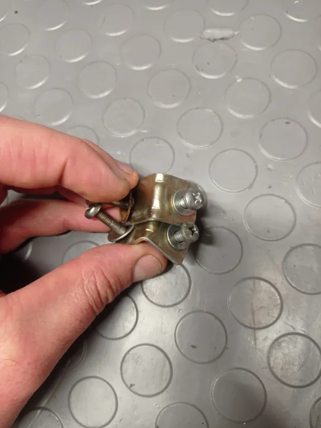 Escuadras quilla Derbi Variant