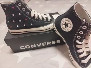 Converse altas estrellas negras✨