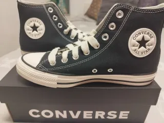 Converse altas estrellas negras✨