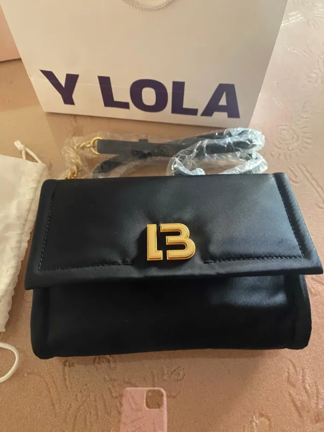 Bolso Bimba y Lola negro y dorado
