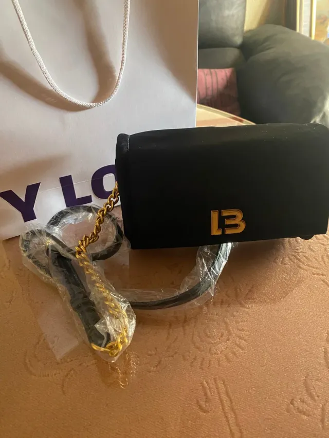 Bolso Bimba y Lola negro y dorado