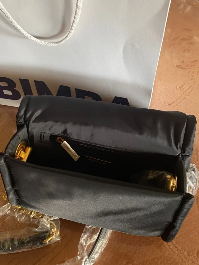 Bolso Bimba y Lola negro y dorado