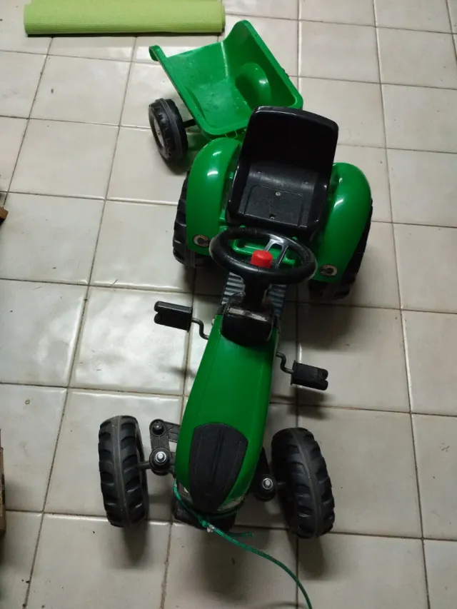 Tractor Infantil Verde con Remolque