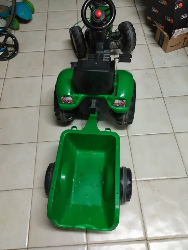 Tractor Infantil Verde con Remolque