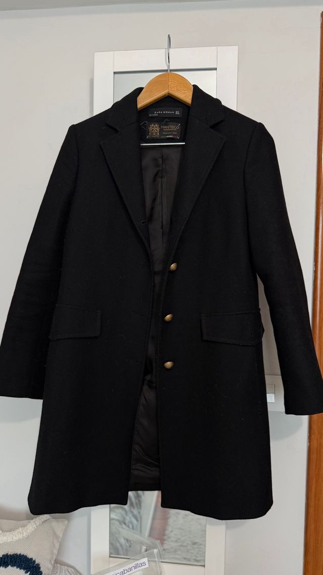 Abrigo negro lana Zara