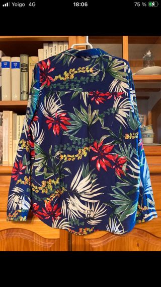 Blusa Estampada Azul Marino (Talla como una L)