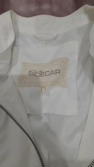 Chaqueta de tela blanca, de miss sidecar