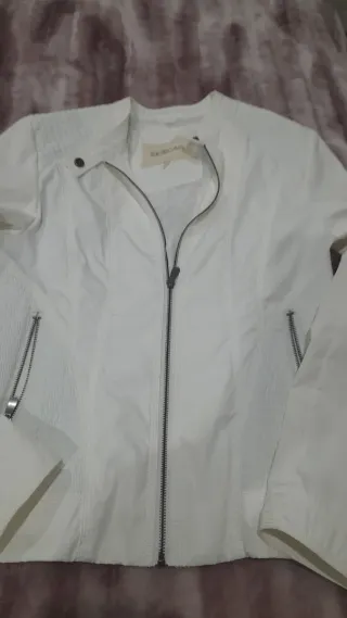 Chaqueta de tela blanca, de miss sidecar