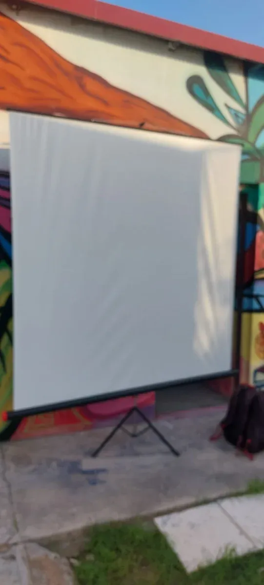 Pantalla Proyector Portátil Exterior/Interior