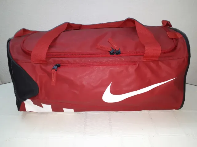 Bolsa esportiva Nike vermelha. Grande capacidade