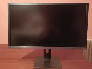 Ordenador Lenovo y pantalla Samsung 4k