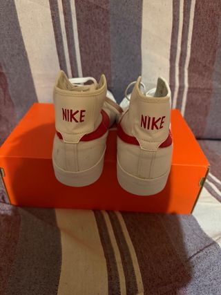 Nike SB Blazer Court Mid Premium Blanco/Rojo