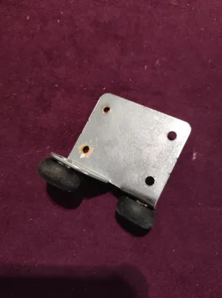 Ruedas para puertas correderas de armario