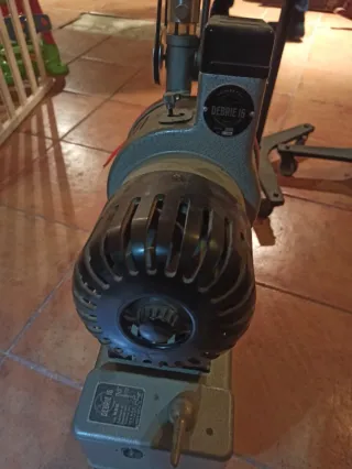 Proyector de Películas Antiguo