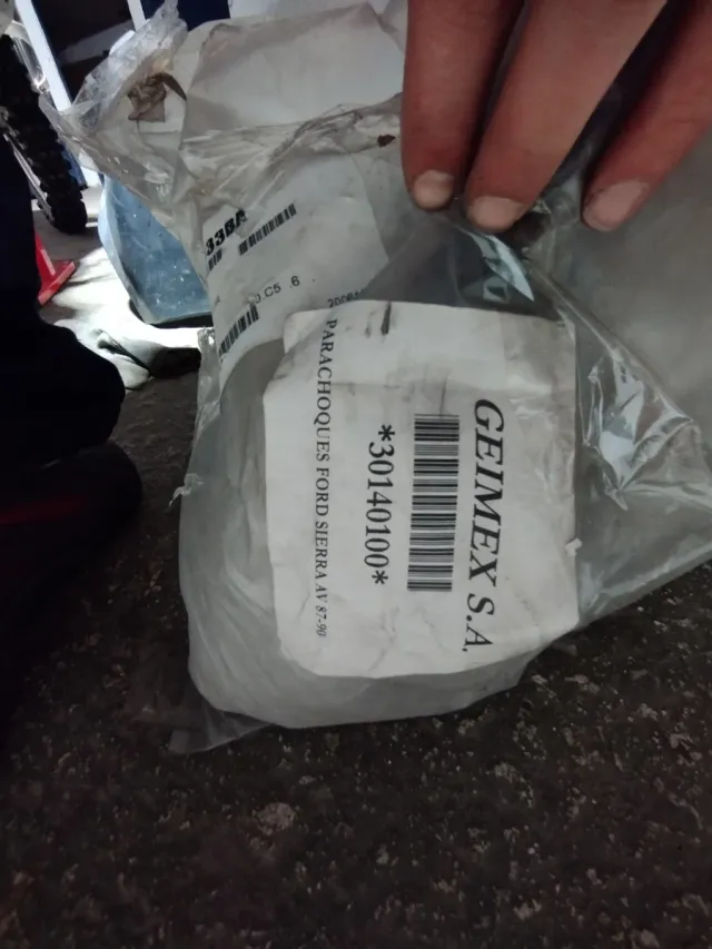 Parachoques Ford Sierra XR4i Original Nuevo