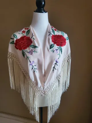 Mantoncillo flamenca bordado