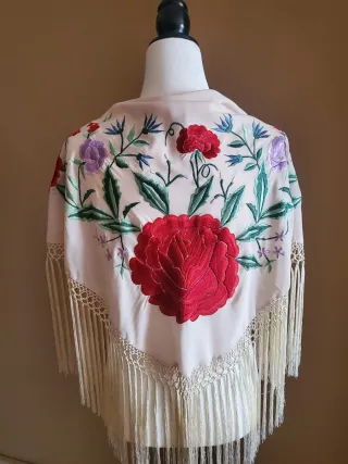 Mantoncillo flamenca bordado