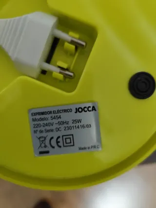 Exprimidor de cítricos con jarra