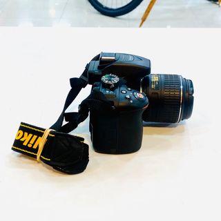 CAMARA DE FOTOS REFLEX NIKON D5300 + 18-55MM CARGADOR Y FUNDA