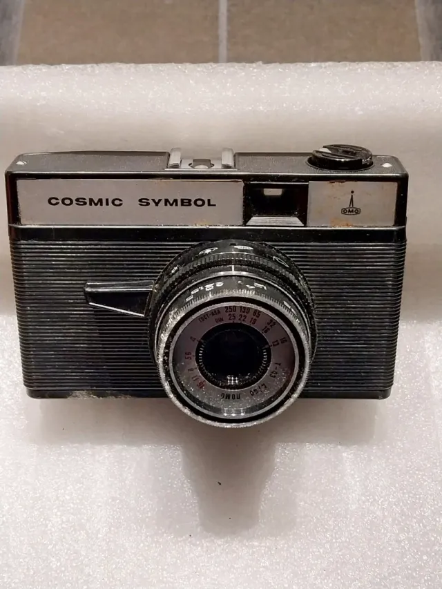 Câmera Soviética Cosmic Symbol com estojo