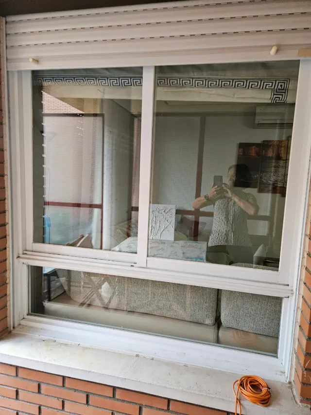 Ventanas correderas de aluminio con persianas